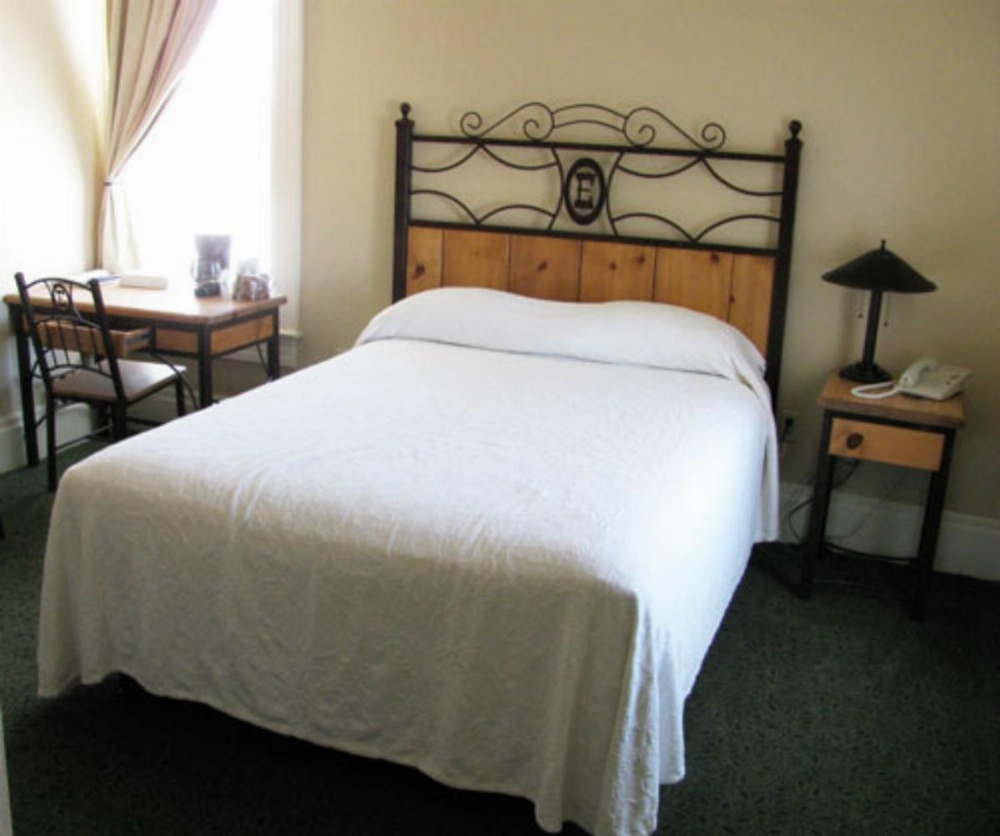 Room image 3